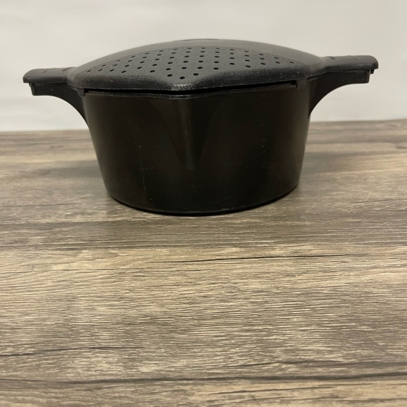 Pampered Chef Black Micro Cooker Large Microwave Steamer Strainer 2 Quart 2778 - Picture 6 of 16